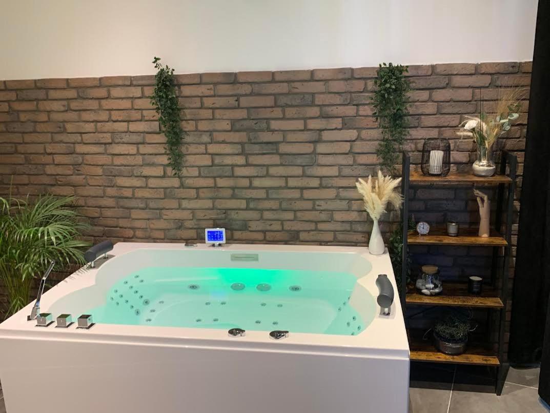 V' Appart Spa Troyes Luaran gambar